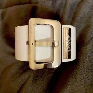 D&G WHITE AND SILVER BUCKLE CUFF